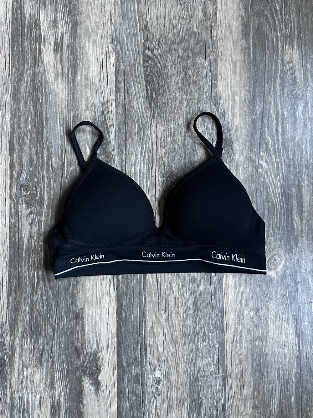Calvin Klein Seamless Deep V Adjustable Padded Bra Size X-Small